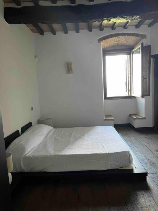 Medieval Tower In Umbria With Swimming Pool Montelagello Bagian luar foto