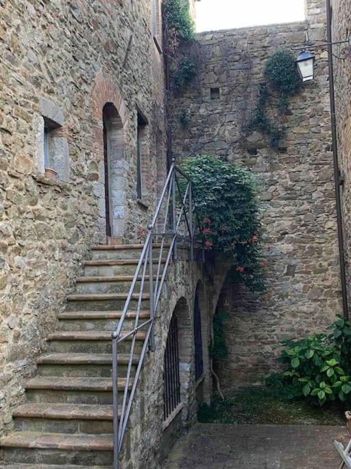 Medieval Tower In Umbria With Swimming Pool Montelagello Bagian luar foto