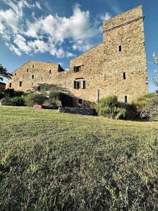 Medieval Tower In Umbria With Swimming Pool Montelagello Bagian luar foto