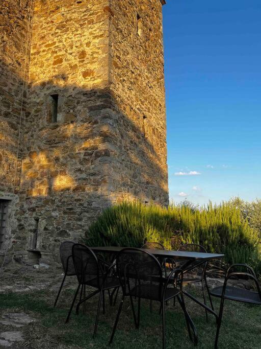 Medieval Tower In Umbria With Swimming Pool Montelagello Bagian luar foto