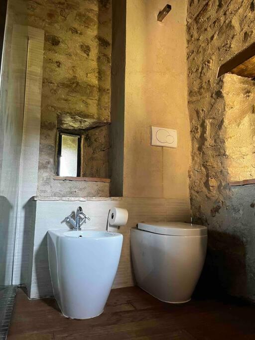 Medieval Tower In Umbria With Swimming Pool Montelagello Bagian luar foto