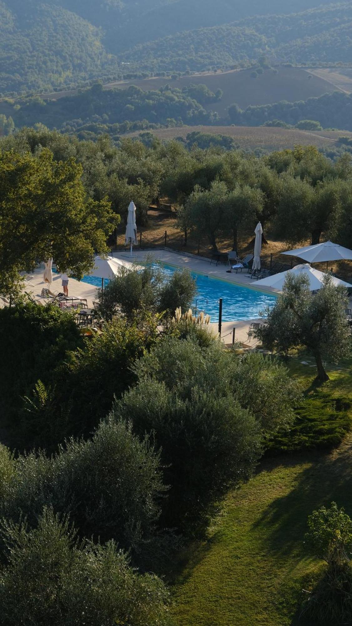 Medieval Tower In Umbria With Swimming Pool Montelagello Bagian luar foto